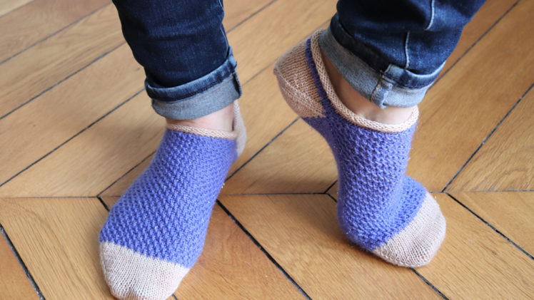 {Tricot} Simple textured ankle socks