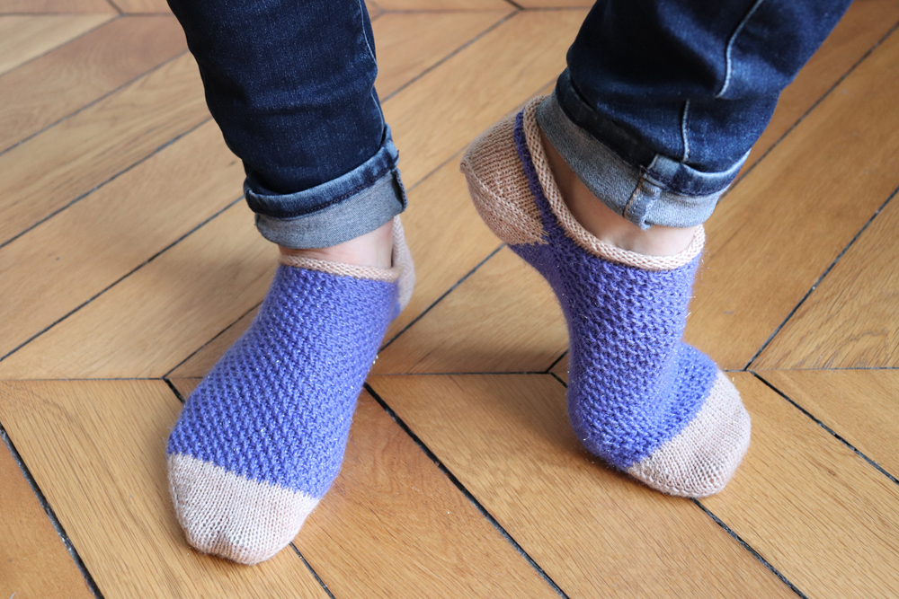 {Tricot} Simple textured ankle socks