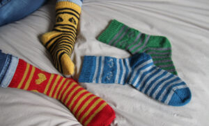 {Tricot} Hogwarts style socks